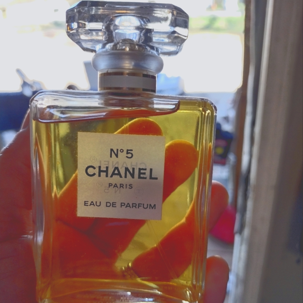 Chanel No 5 perfume